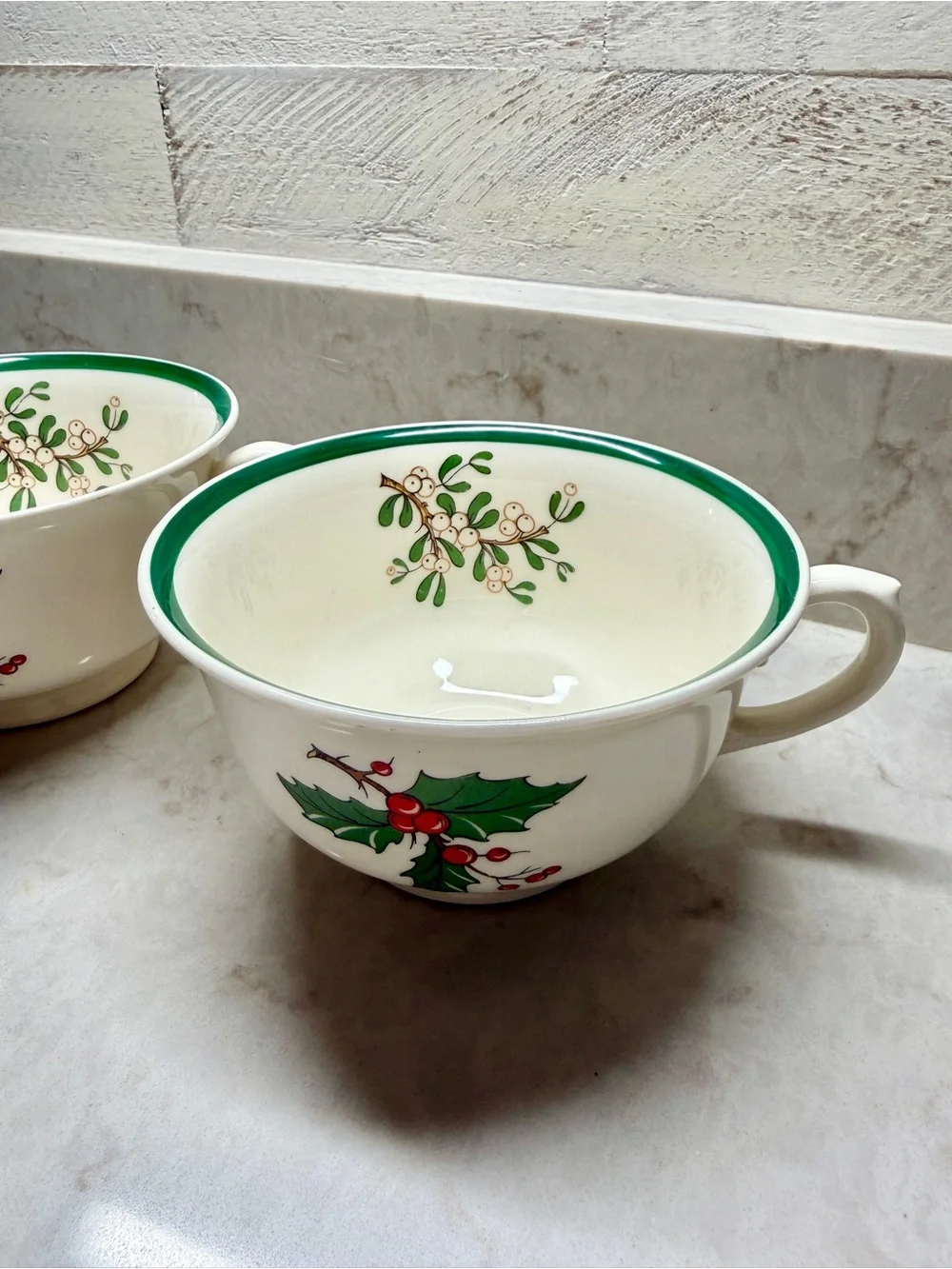 VINTAGE, BERTSON HOUSE LTD. (New York), HANDLED SOUP BOWL. SET /2